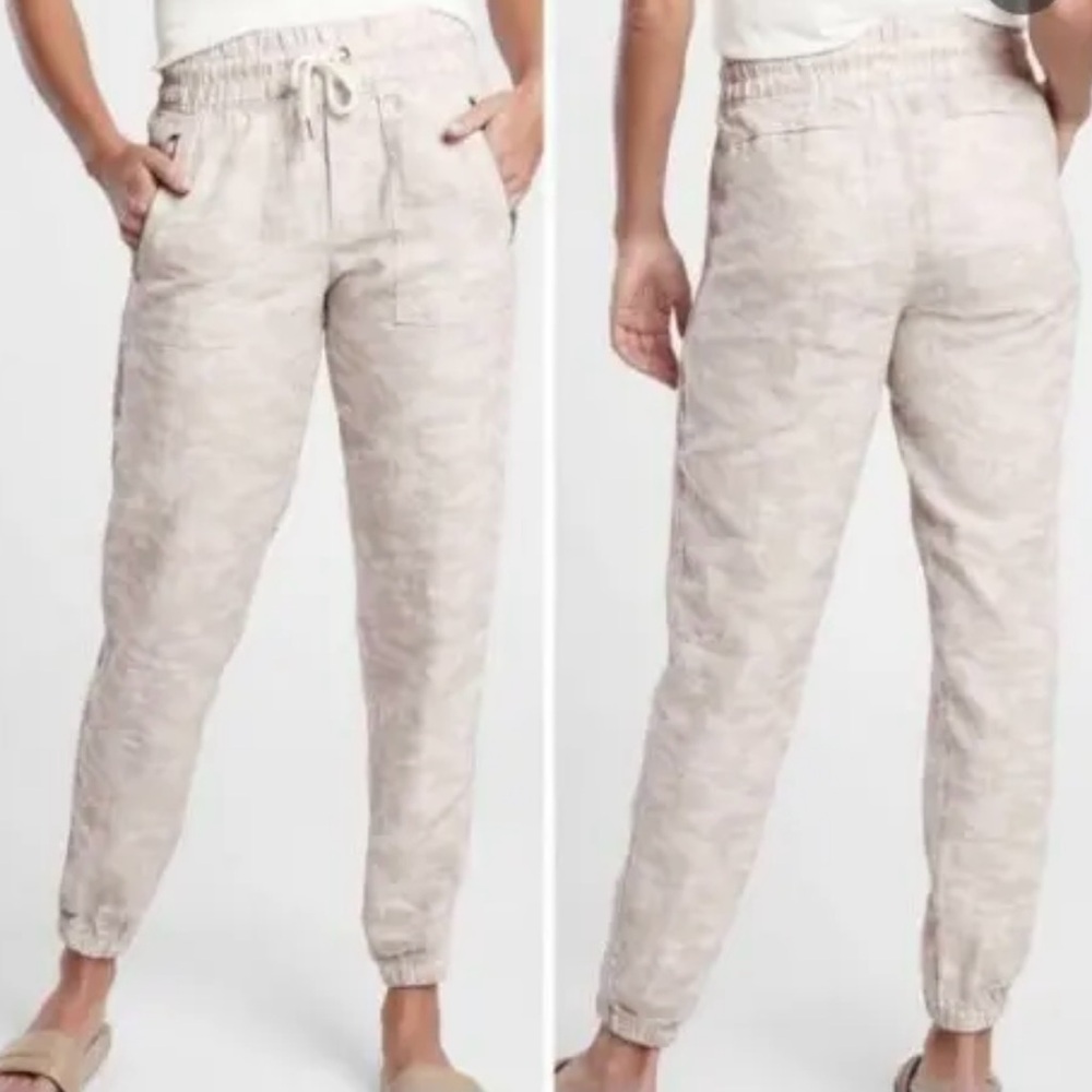 Athleta Cabo Tide Linen Jogger. Size 2. Camouflage.